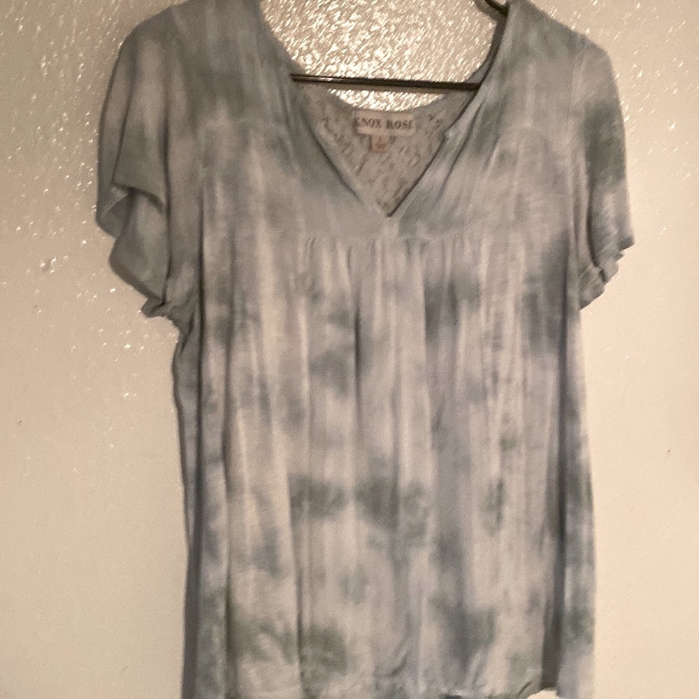 Knox Rose brand, size L, tie-dye, lace, v-neck top. Good condition.
